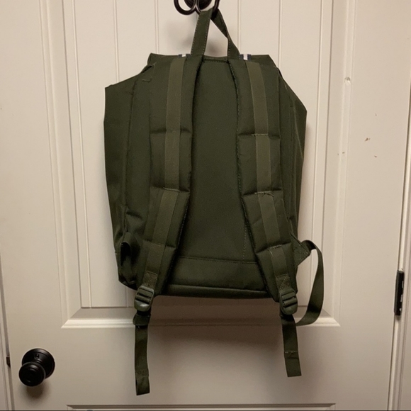 Herschel backpack used in good condition - Picture 2 of 4